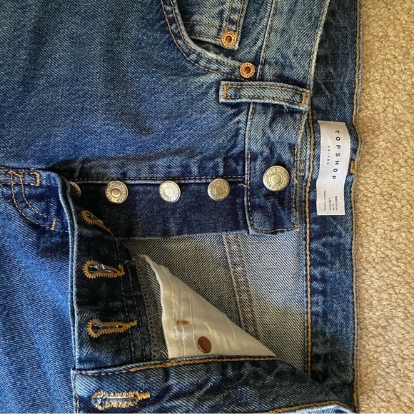 Topshop Editor Ripped Straight Jeans size 25. - Picture 3 of 7